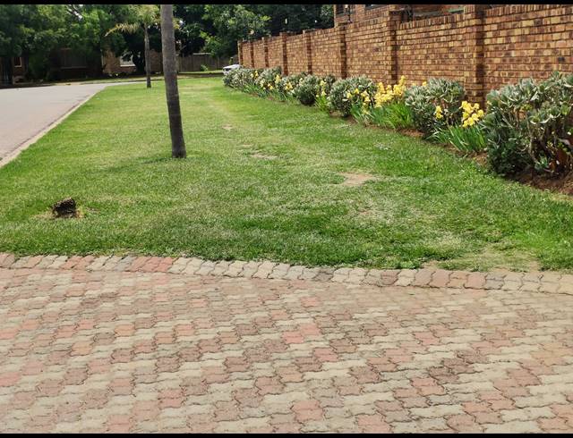 2 BEDROOM APARTMENT FOR SALE IN MODDER EAST
